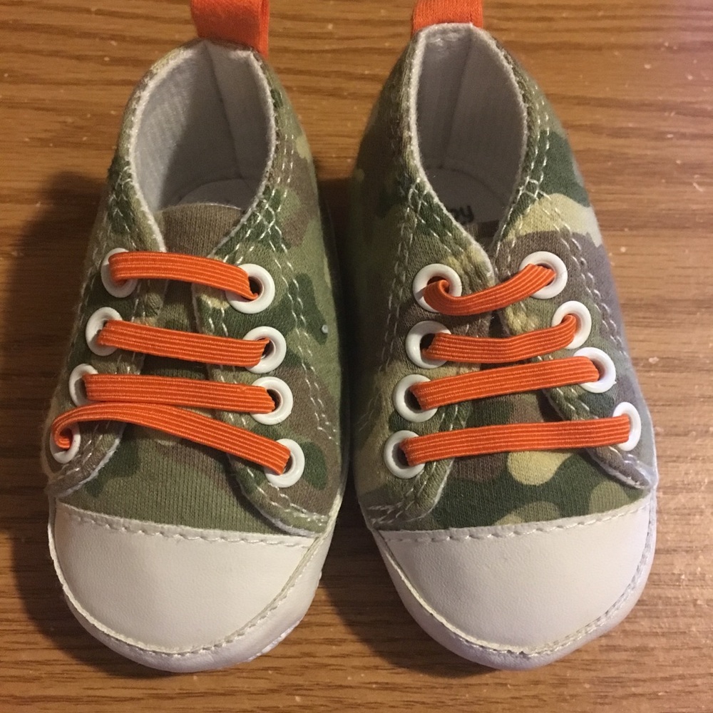 Cute camo baby shoes